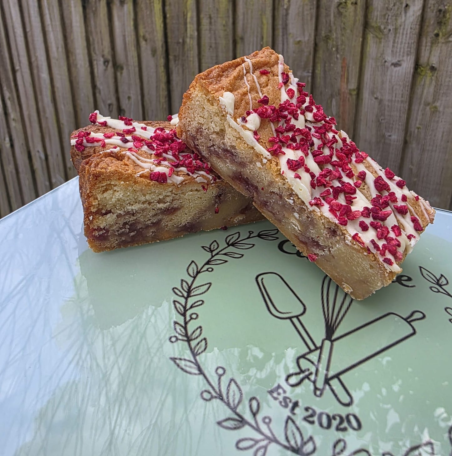 Blondie White Chocolate & Raspberry