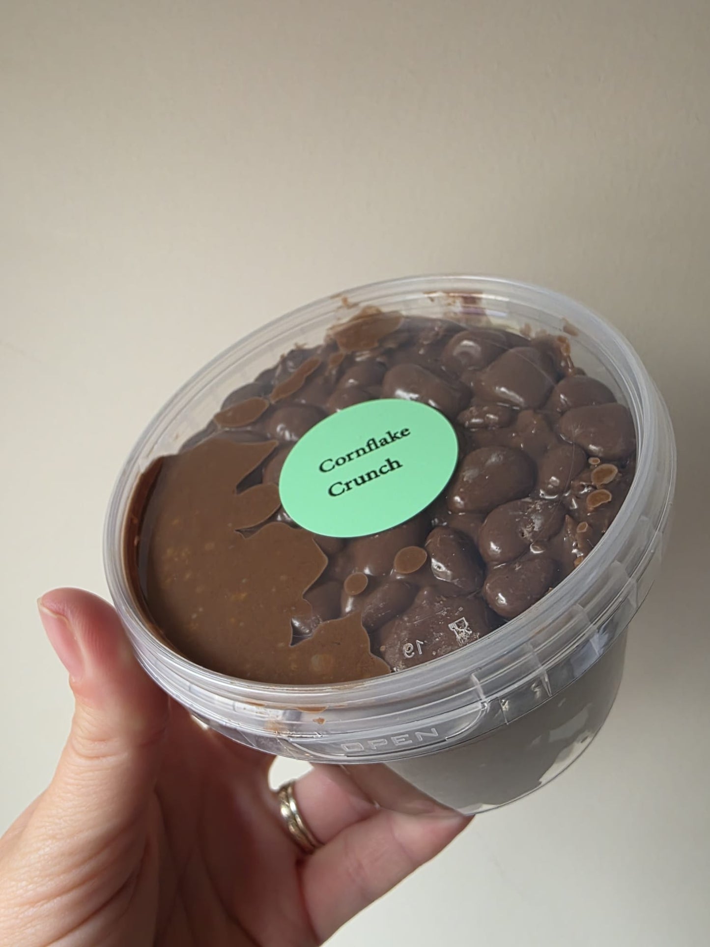 Chocolate Cornflake tub with Honeycomb Pieces