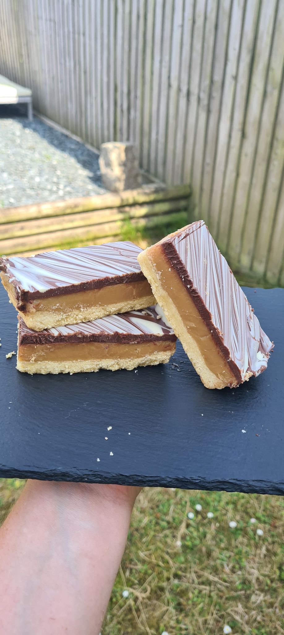 Who does't love caramel shortbread?! You'll get milk chocolate, fudge and shortbread all in one!