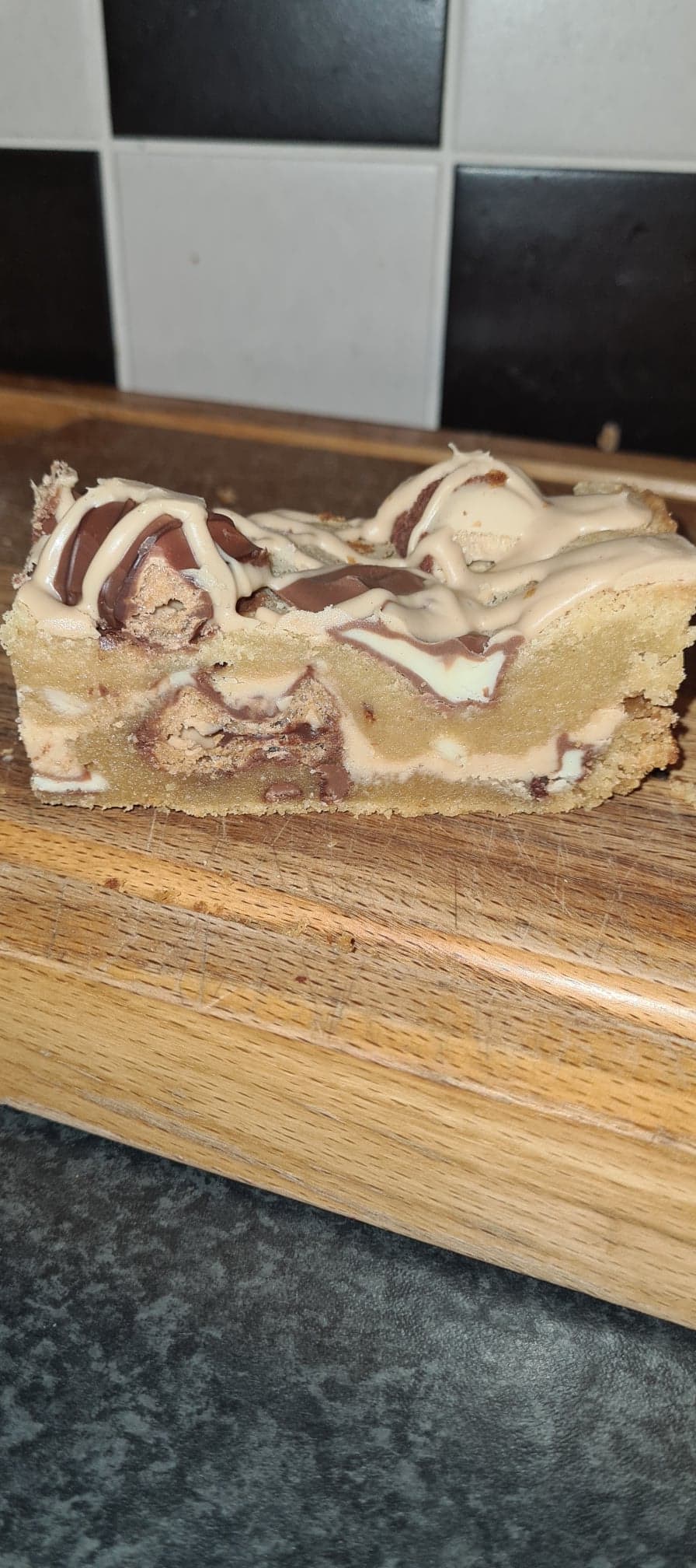 A white chocolate kinder bueno blondie. Perfect for all ages!