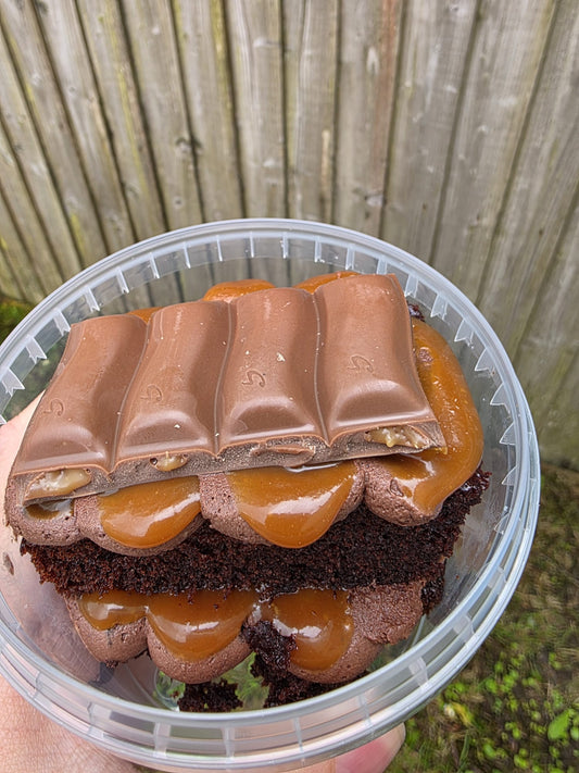 Galaxy Caramel Cake