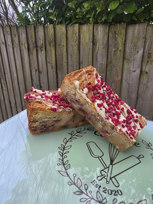 Blondie White Chocolate & Raspberry