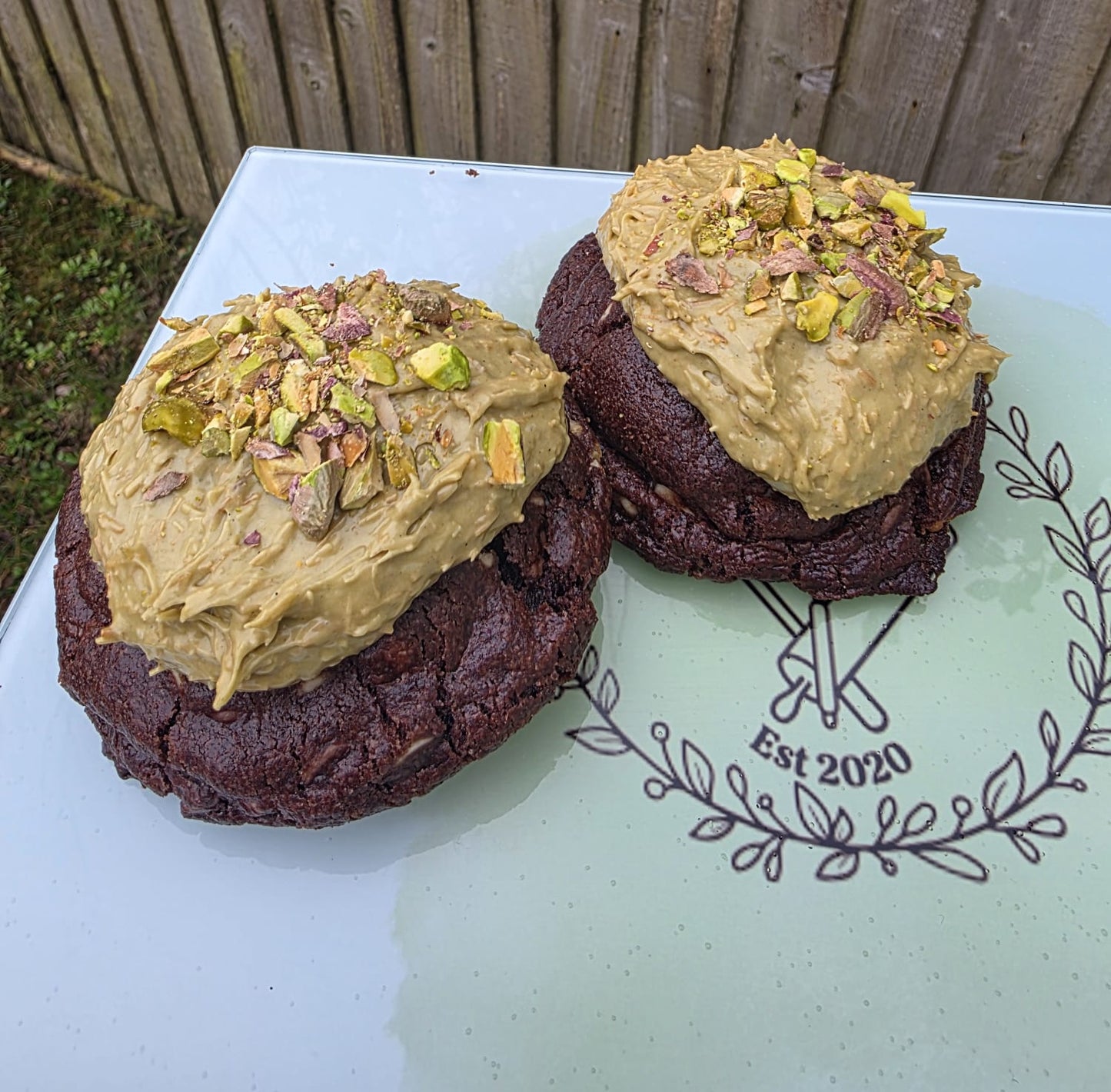 Cookie Double Chocolate with Pistachio Kunafa