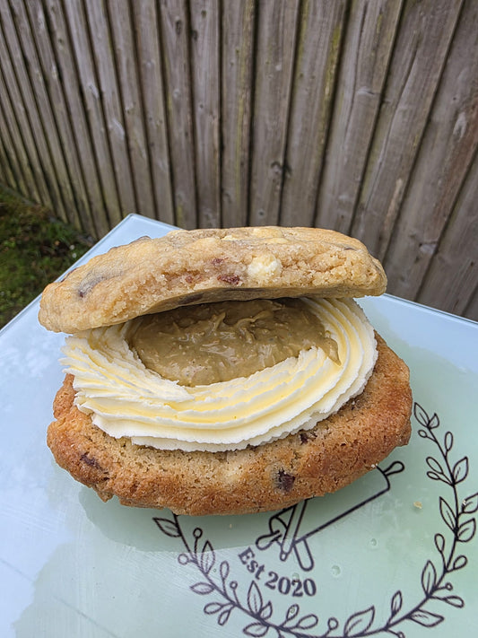 Cookie Sandwich (Large) - Pistachio Kunafa