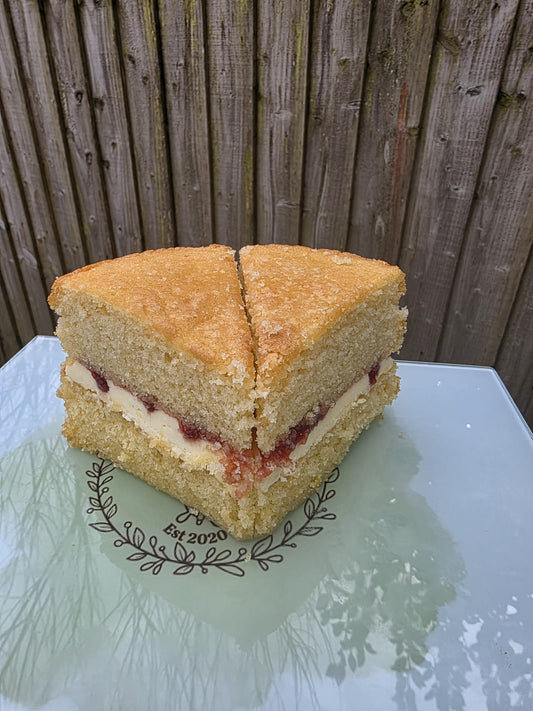 Cake Lemon with Strawberry Jam